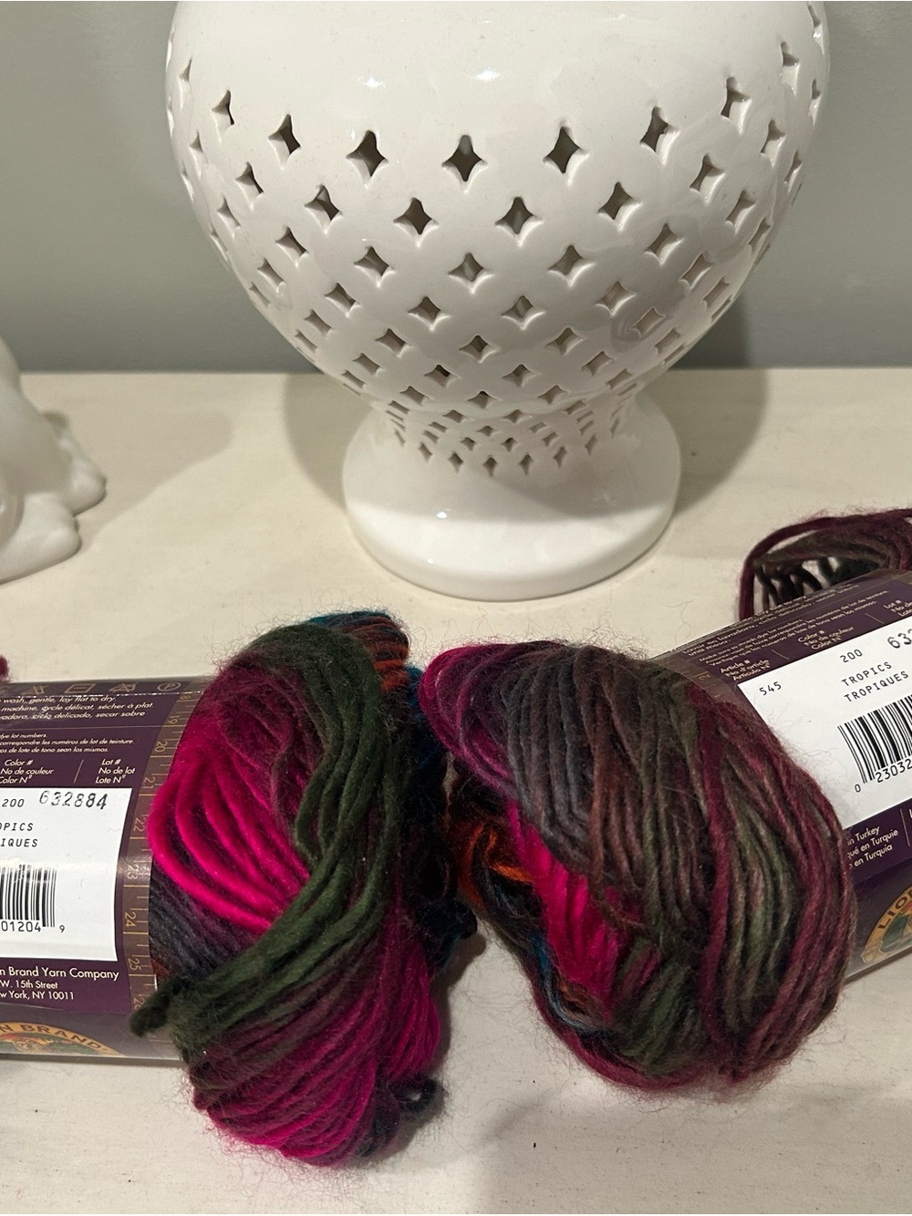Lion Brand Landscapes Tropics Multicolor Yarn 2 Skeins sold together BRAND NEW - Picture 3 of 8